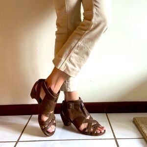 Anthropologie Gee Wawa butter-soft strappy leather sandals sz 8.5